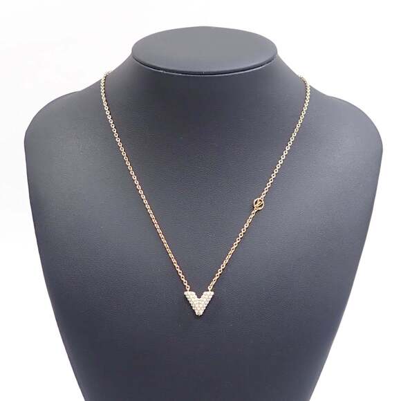 LOUIS VUITTON Gold Pearl Necklace - Picture 8 of 8